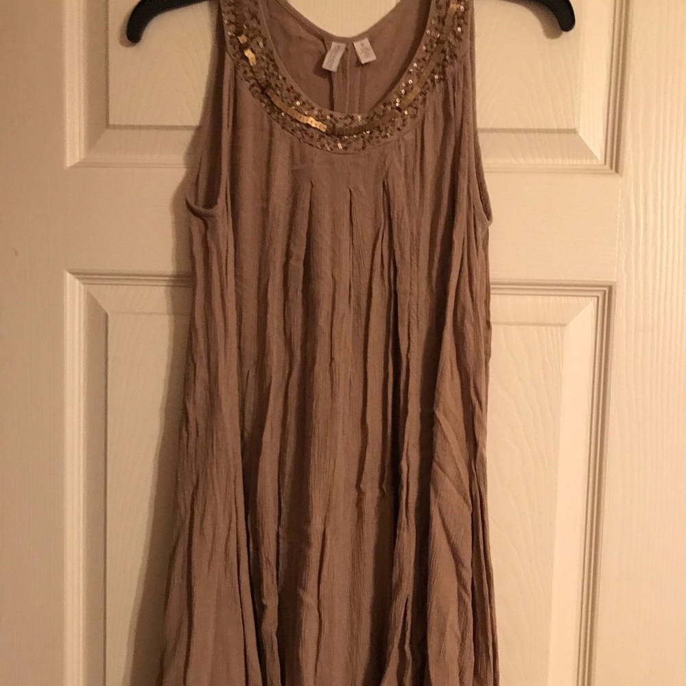 Sleeveless dress